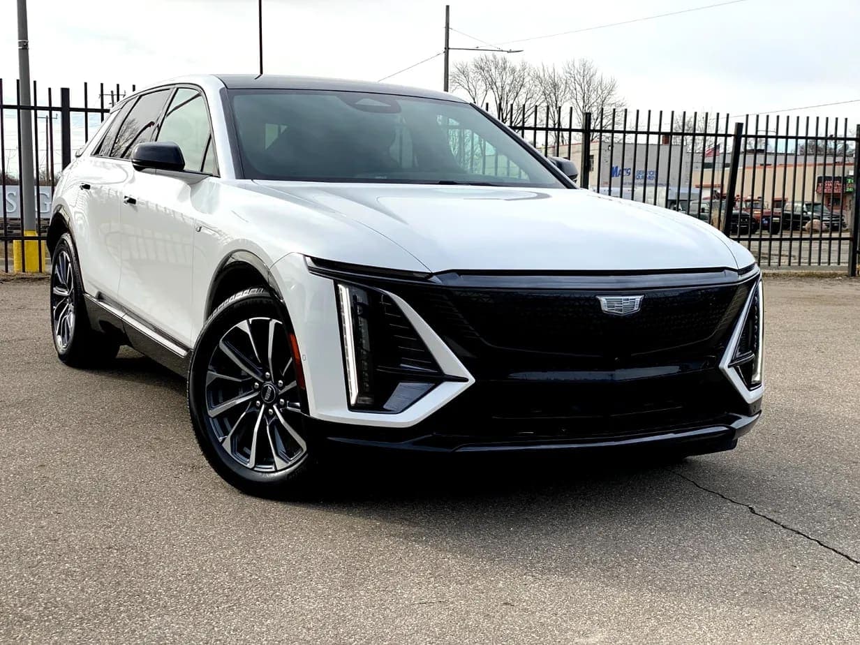 2025 Cadillac LYRIQ SPORT, view